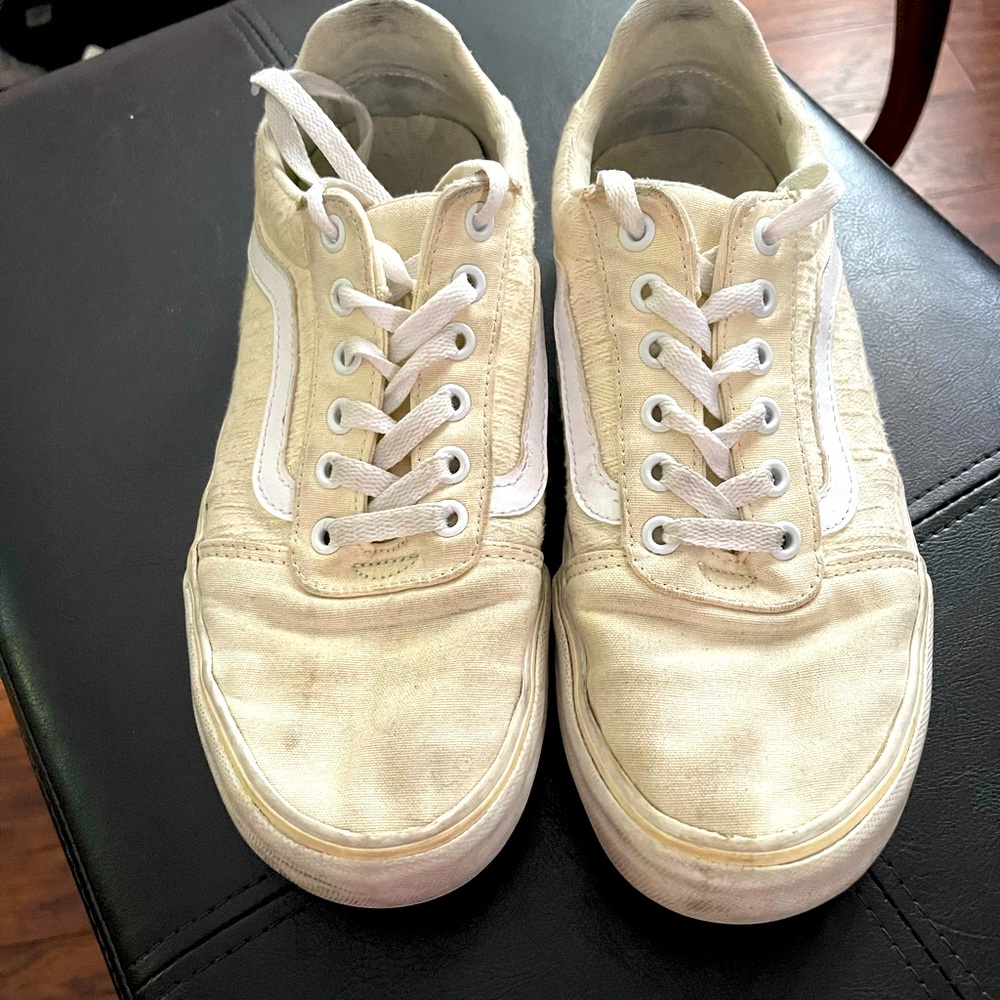 VANS OLD SKOOL SHOES IN pale yellow